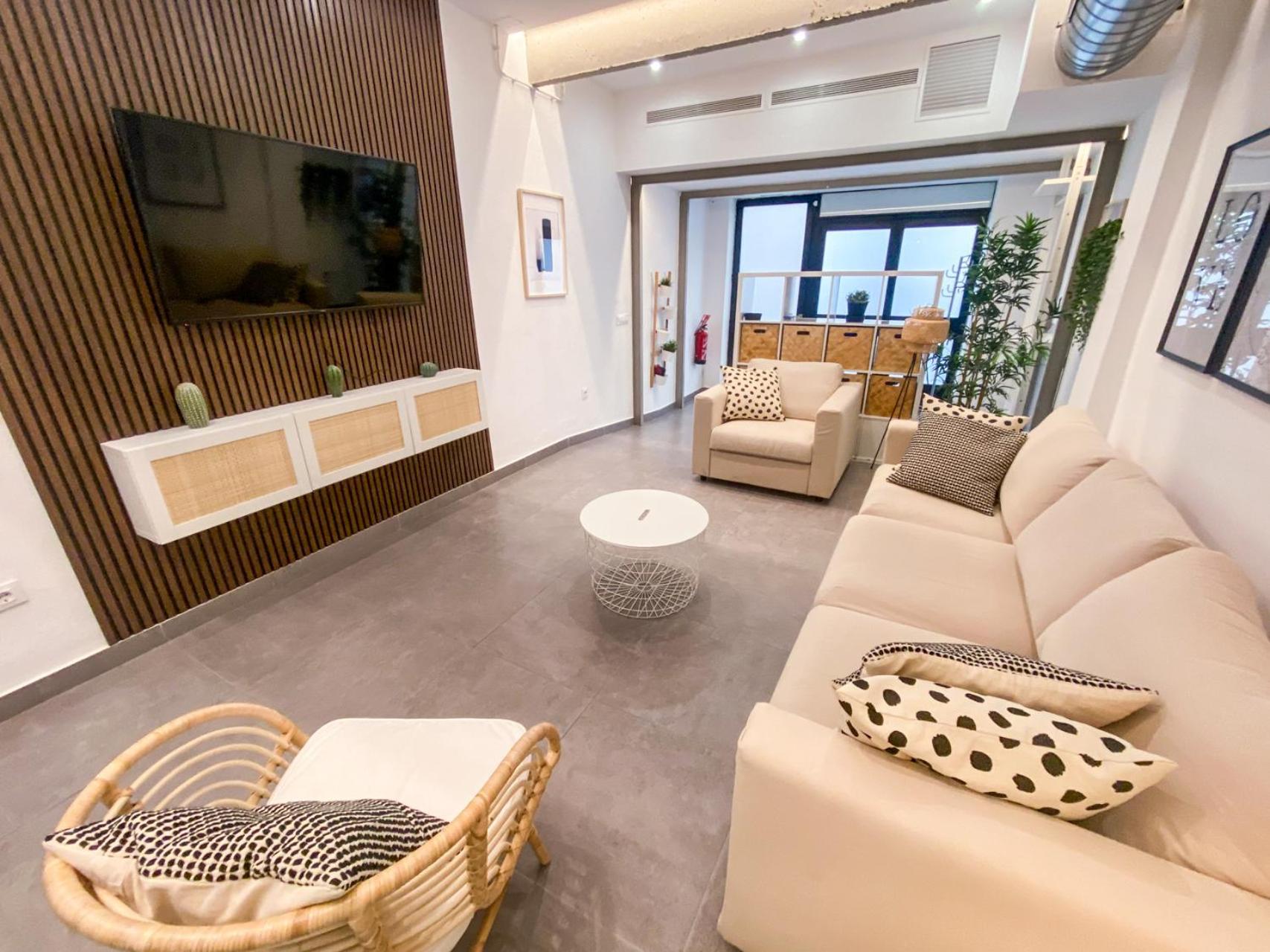 Apartment Stuning Next To The River - Sevillarooms